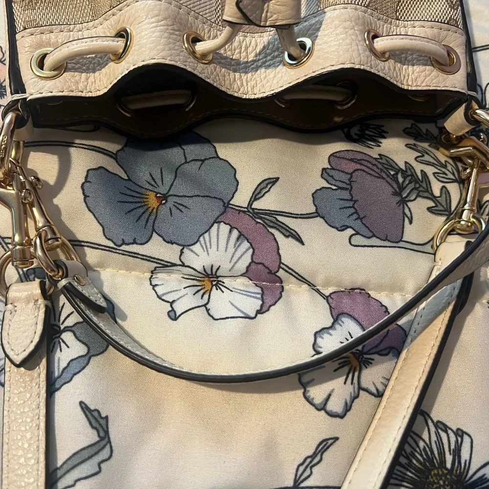 Coach Mini Bucket Bag - Picture 6 of 7
